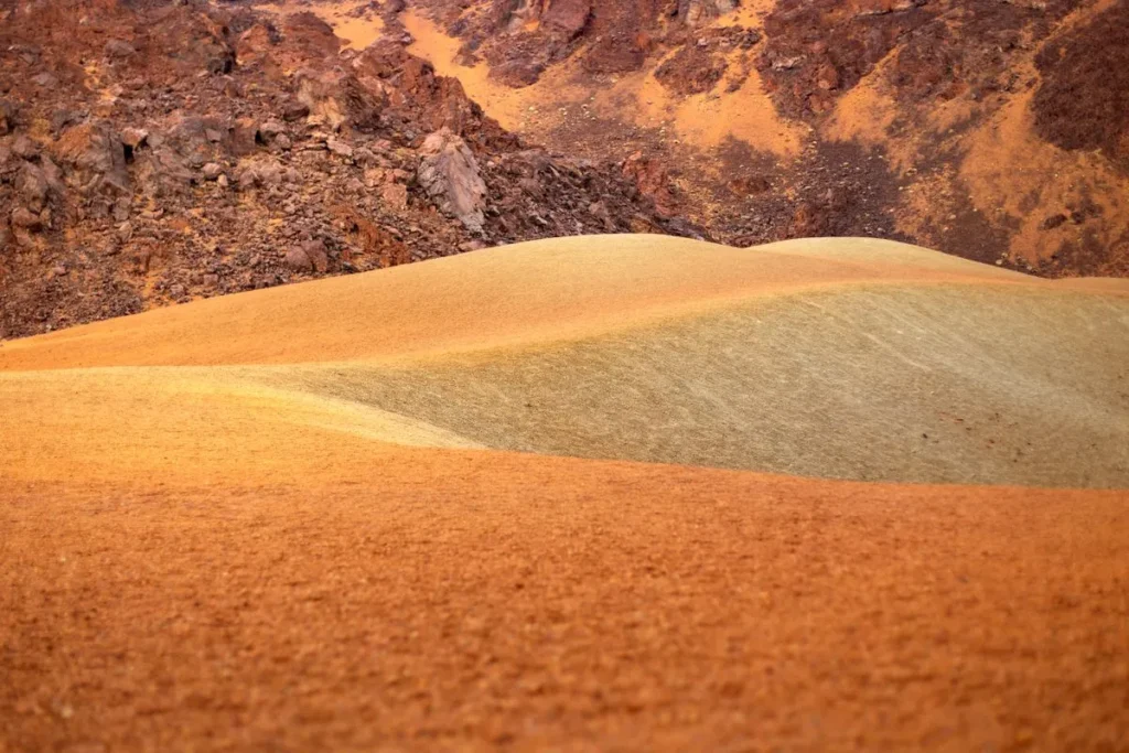 Pourquoi la terre de Chamarel ne se décolore jamais